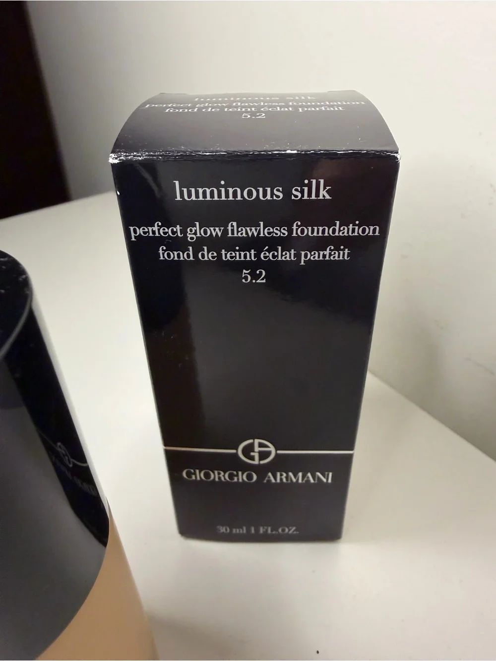 Giorgio Armani Luminous Silk Foundation Shade 5.2